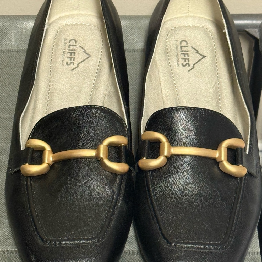 White Mountain Women's Black Loafers with Gold Accent